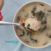 Zupa z sałatą i klopsikami