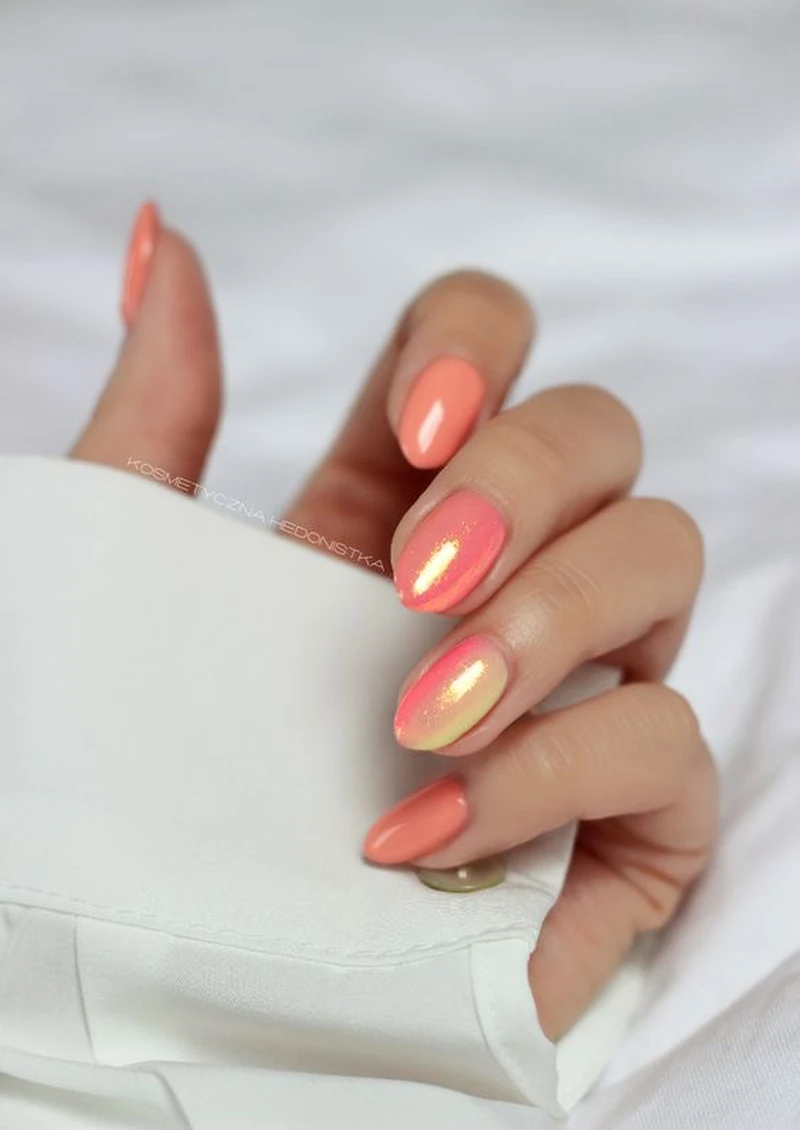 Soczysty manicure na lato