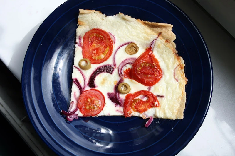 Tarte Flambee z pomidorami