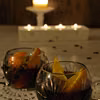 Grzane wino (grzaniec) z goździkami, miodem i pomarańczą