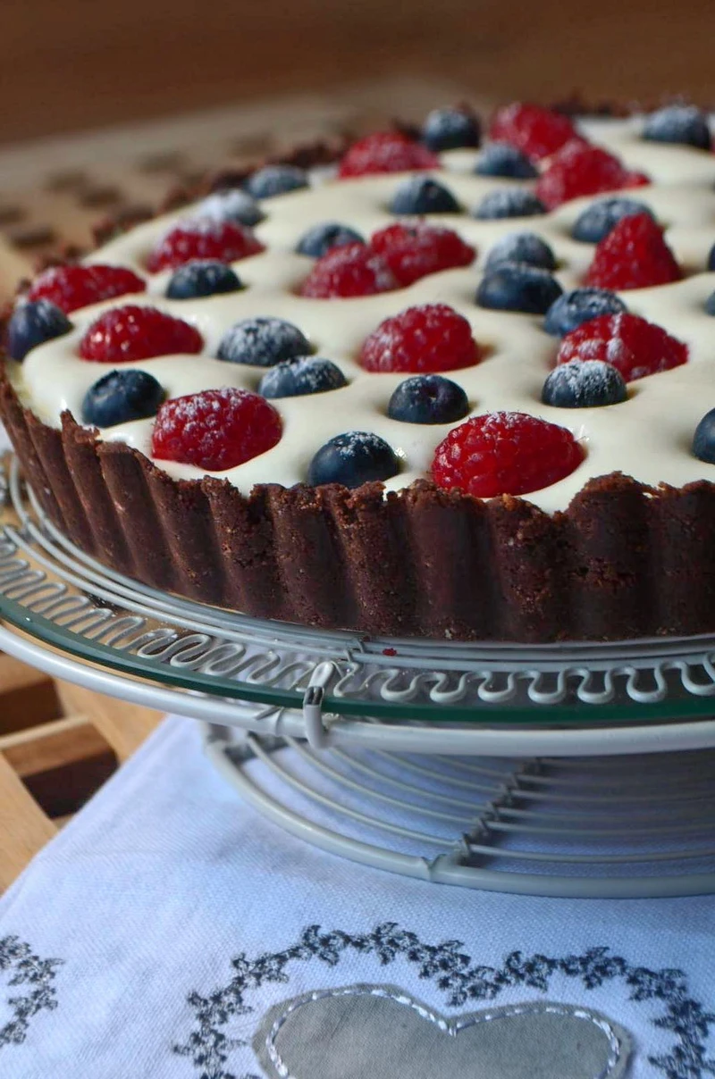 Bez pieczenia. Tarta z mascarpone i malinami