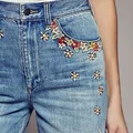 Haftowane jeansy