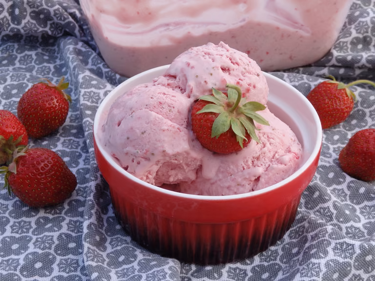 Lody truskawkowe (bez jajek)