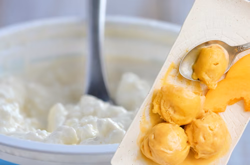 Błyskawiczne lody z serka wiejskiego i brzoskwiń – zdrowy deser z 3 składników