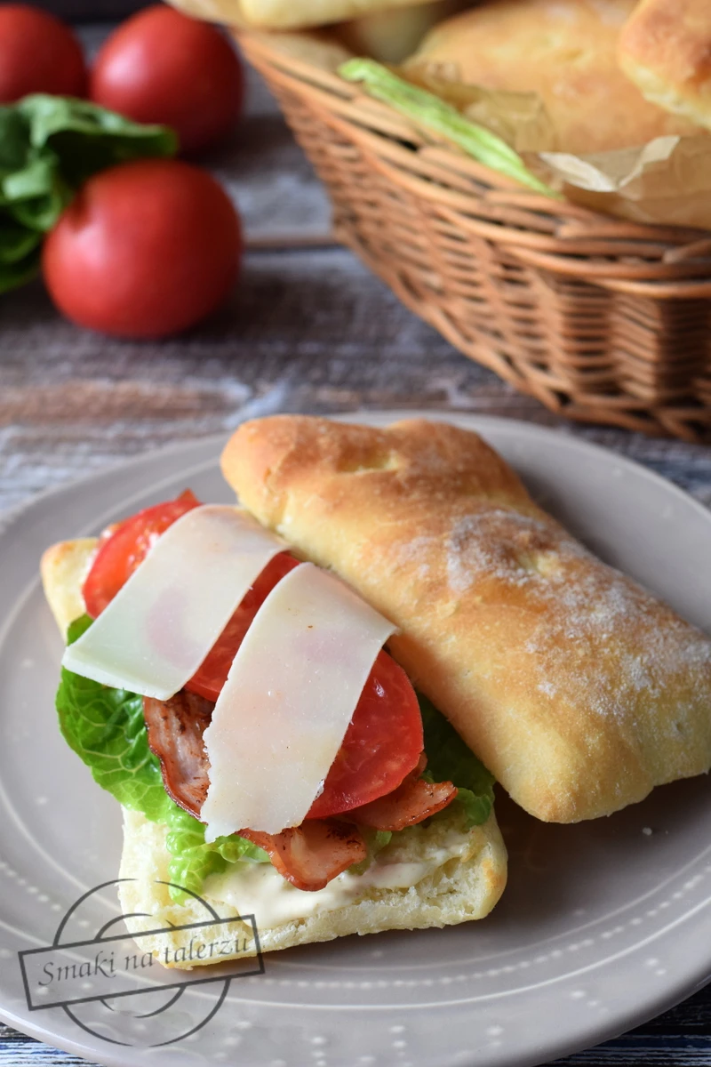 Kanapki BLT + przepis na pyszne domowe bułeczki