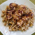 Satay na ostro z pęczakiem i cukinią