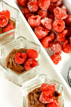 Czekoladowo-malinowy mus z awokado