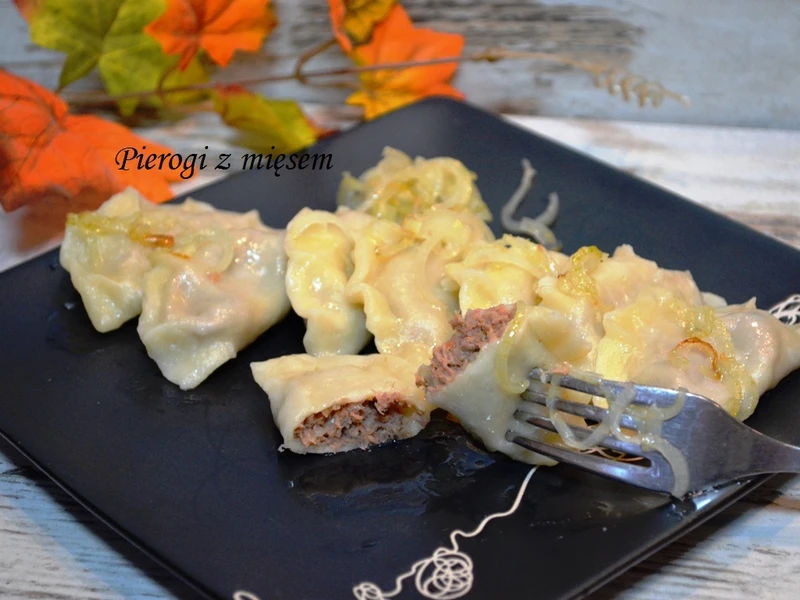 Pierogi z mięsem -domowe pierogi z mięsem