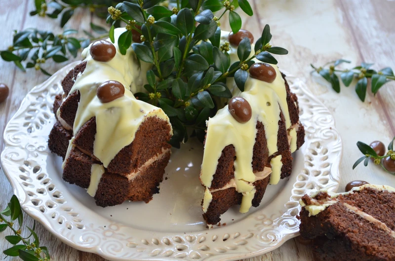 Babka z nutellą przełożona kremem orzechowym