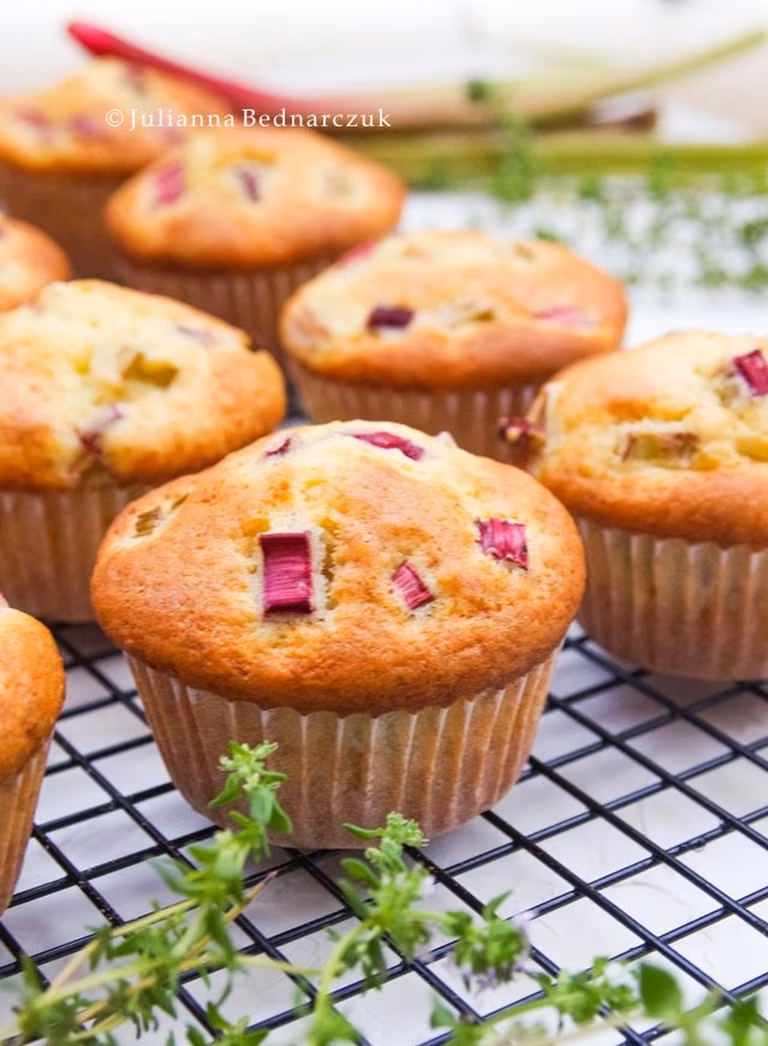 Muffinki z rabarbarem (szybkie i bardzo miękkie)