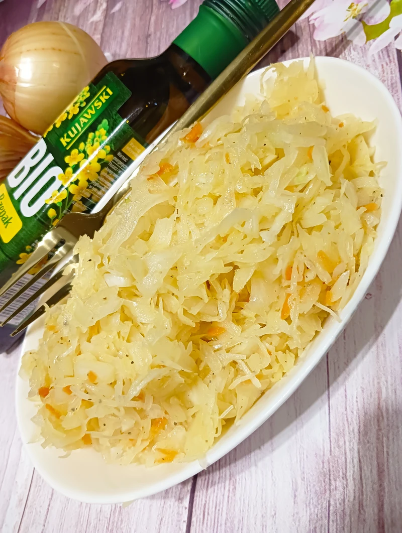 Surówka do obiadu z kapusty kiszonej