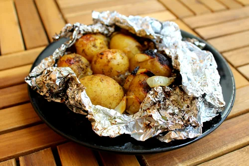 Ziemniaki pieczone na grillu