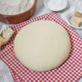 Ciasto na włoską pizzę długo wyrastającą