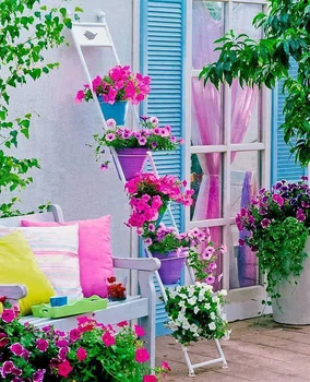 Piękny stojak na kwiaty