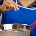 O co chodzi z tą “szczyptą soli” do ciast?! Co ona takiego sprawia?