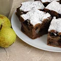 Ciasto z gruszką i kawałkami czekolady