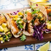 Smażę zwykłego schabowego a następnie zamieniam go w to danie! Przepis na wyjątkowe tacos z mango i awokado