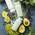 Zielone smoothie z awokado i jarmużem