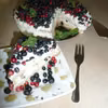 Tort jagodowy w borówkami