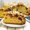 Ciasto jogurtowe z truskawkami i kruszonką