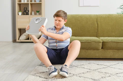 „Syn przestał jeść – mówi, że jest gruby. Ma 14 lat i waży 48 kg” – pisze Ewa [LIST]