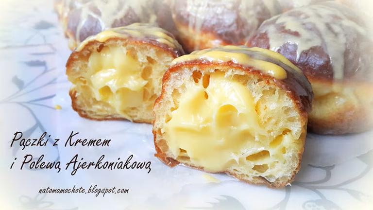Pączki z Kremem i Polewą Ajerkoniakową