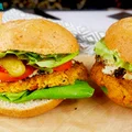 Wegetariańskie burgery z ciecierzycą