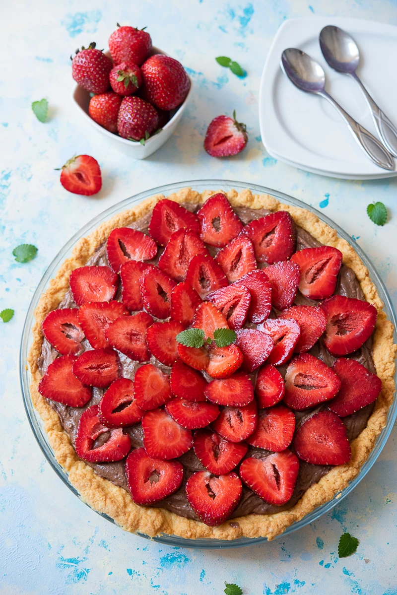 Tarta z truskawkami i kremem czekoladowym!