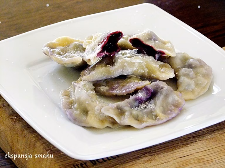 Pierogi z jagodami