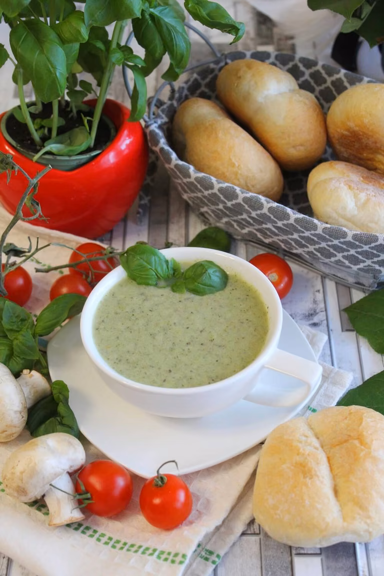 Lekka pietruszkowo-pieczarkowa zupa krem