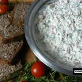 Twaróg śniadaniowy z rukolą i pomidorkami