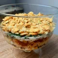 Sałatka z tuńczykiem,pieczarkami i krakersami