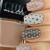 Manicure w kropeczki
