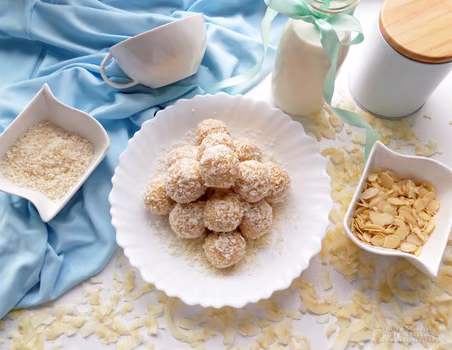 Fit kokosowe kuleczki, czyli jaglane Rafaello – przepis krok po kroku