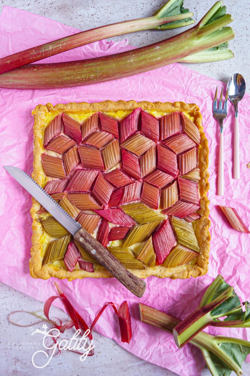 Tarta z rabarbarem i budyniem
