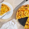 Tarta z ciasta francuskiego z boczkiem, kalafiorem i fasolką szparagową
