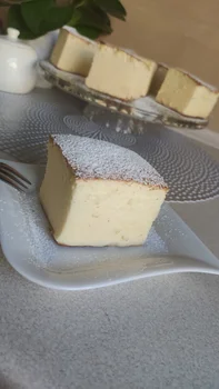 Delikatny sernik bez spodu