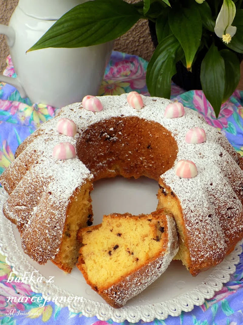 babka z marcepanem