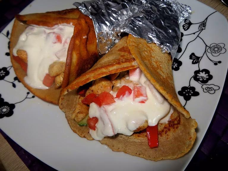 Tortilla gryczana z kurczakiem