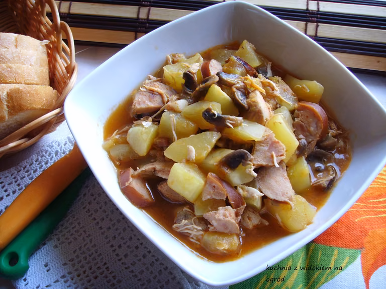 Bigos z patisonów. Rozgrzewające jesienne jednogarnkowe danie.