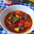 Węgierska zupa gulaszowa