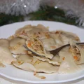 Wigilijne pierogi z kapustą i grzybami