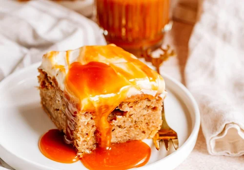 Proste ciasto z tartymi jabłkami