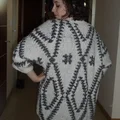 sweter w azteckie wzory