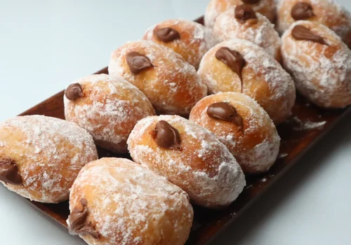 Słodkości na ostatnią chwilę? Oto ekspresowe pączki bez drożdży – gotowe w 15 minut!