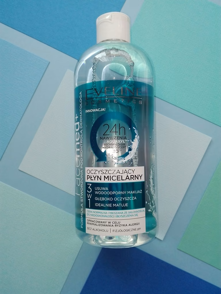 OCZYSZCZAJĄCY PŁYN MICELARNY 3w1 EVELINE FACEMED+
