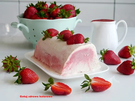 Semifreddo truskawkowe