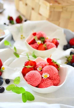 Fit lody truskawkowe