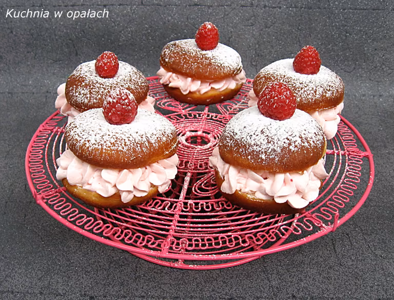 Pączki z bitą śmietaną