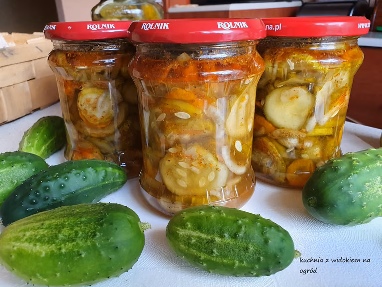 Ogórki w zalewie gyros na zimę. Domowe przetwory.